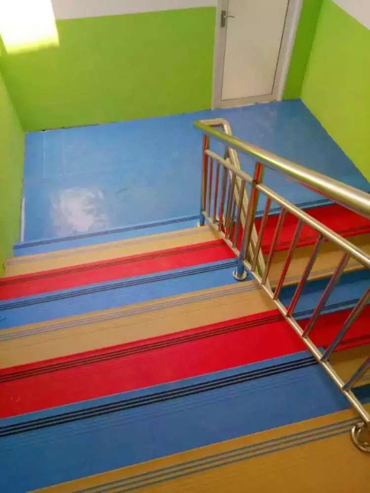 楼梯间PVC地板胶现场